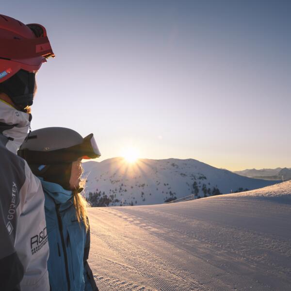 Pärchen Skitag mit Sonnenaufgang | © Hochkönig Bildbank